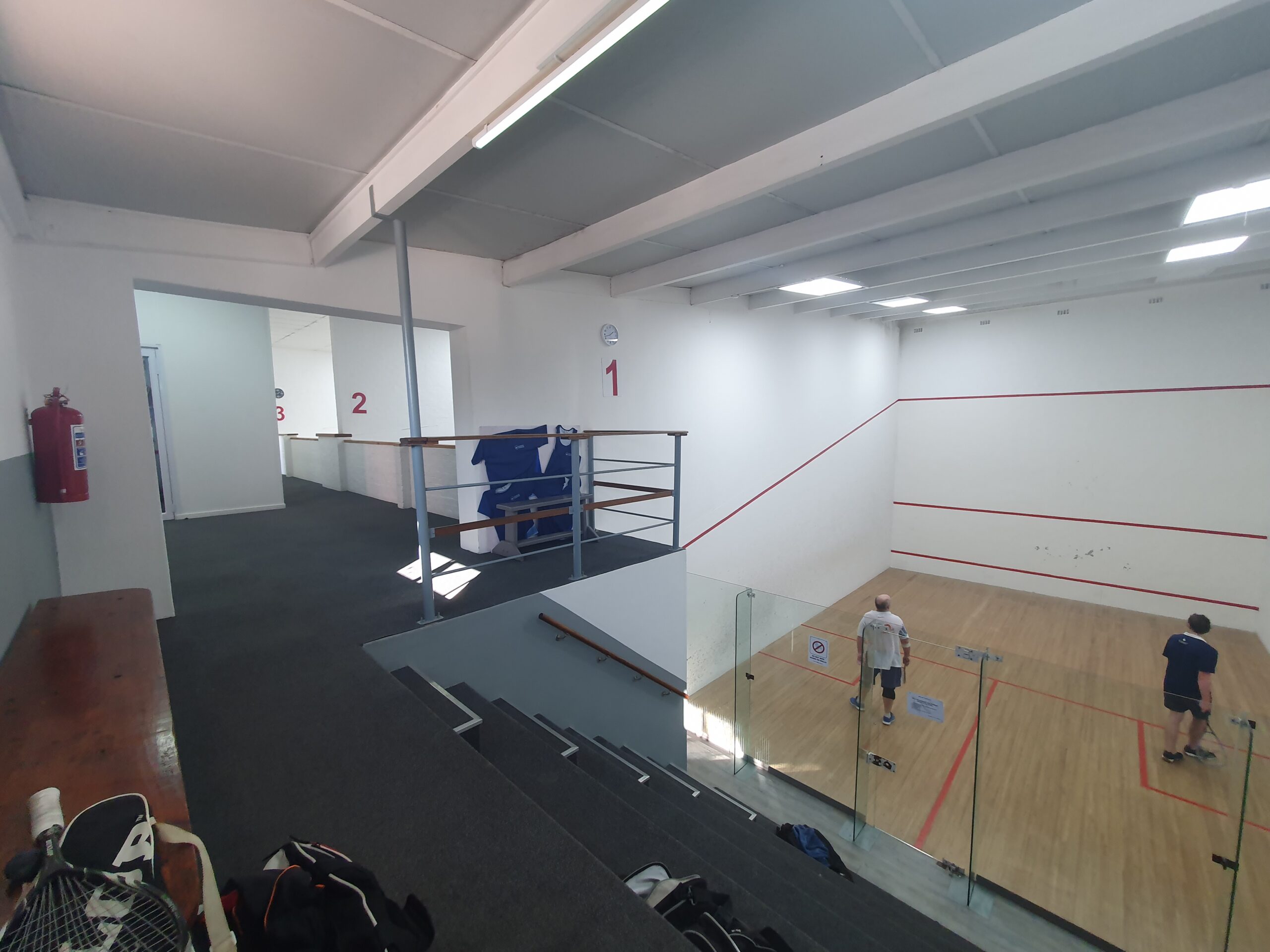 3 Squash Courts & Top Club Facilities Court 1 glass door